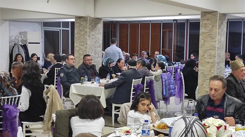 KAYMAKAMIMIZ BEKİR ABACI, İFTAR YEMEĞİNDE ŞEHİT VE GAZİ AİLELERİ İLE BİR ARAYA GELDİ